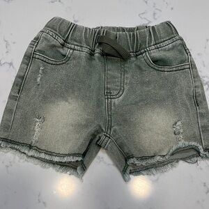 Little Bipsy jean shorts green size 3-4t